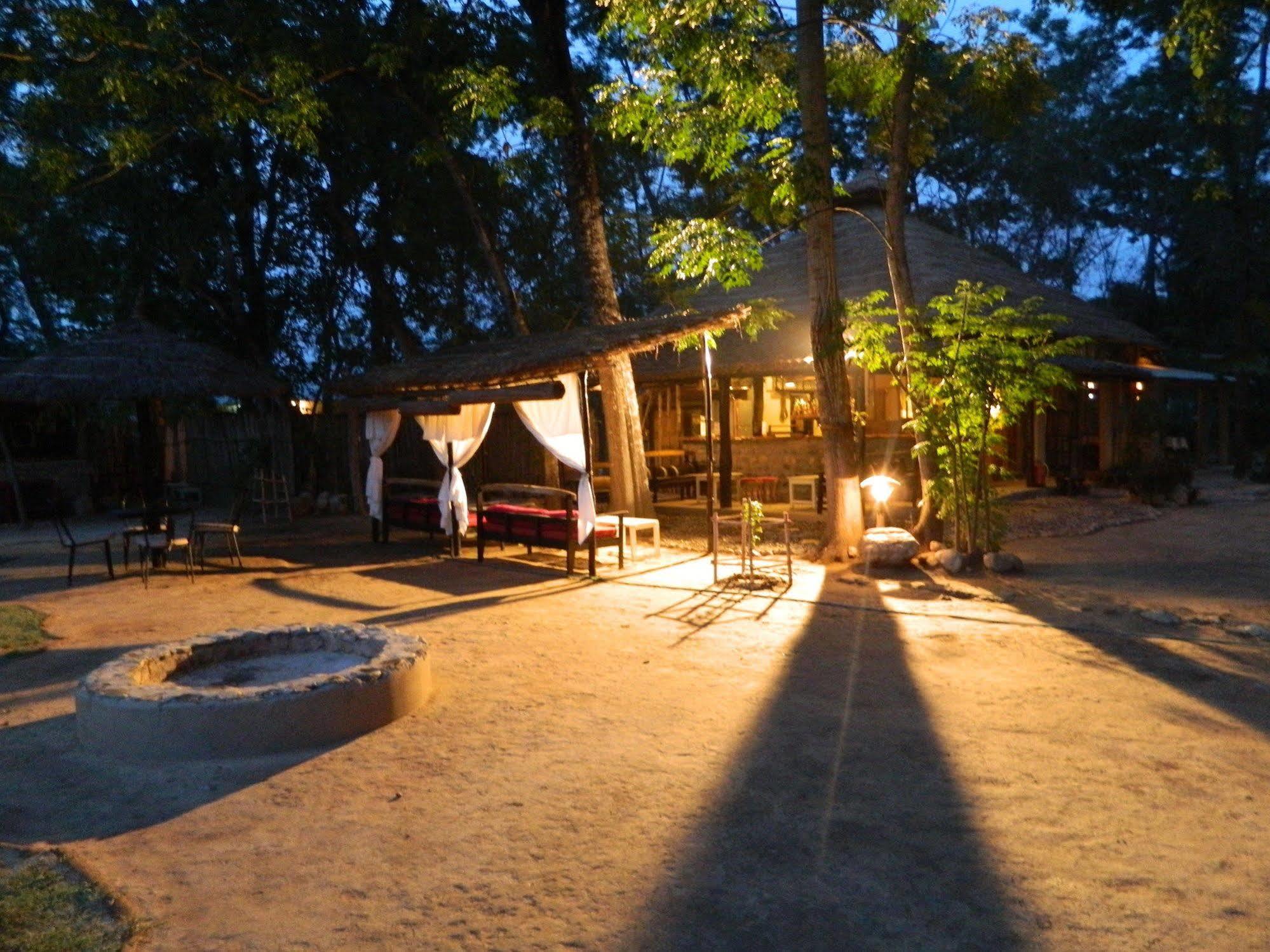 明昌乡村别墅酒店 Kumarwarti 外观 照片